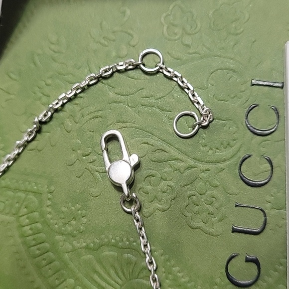 GUCCI STERLING SILVER  HEART PENDANT NECKLACE NIB - Picture 4 of 6